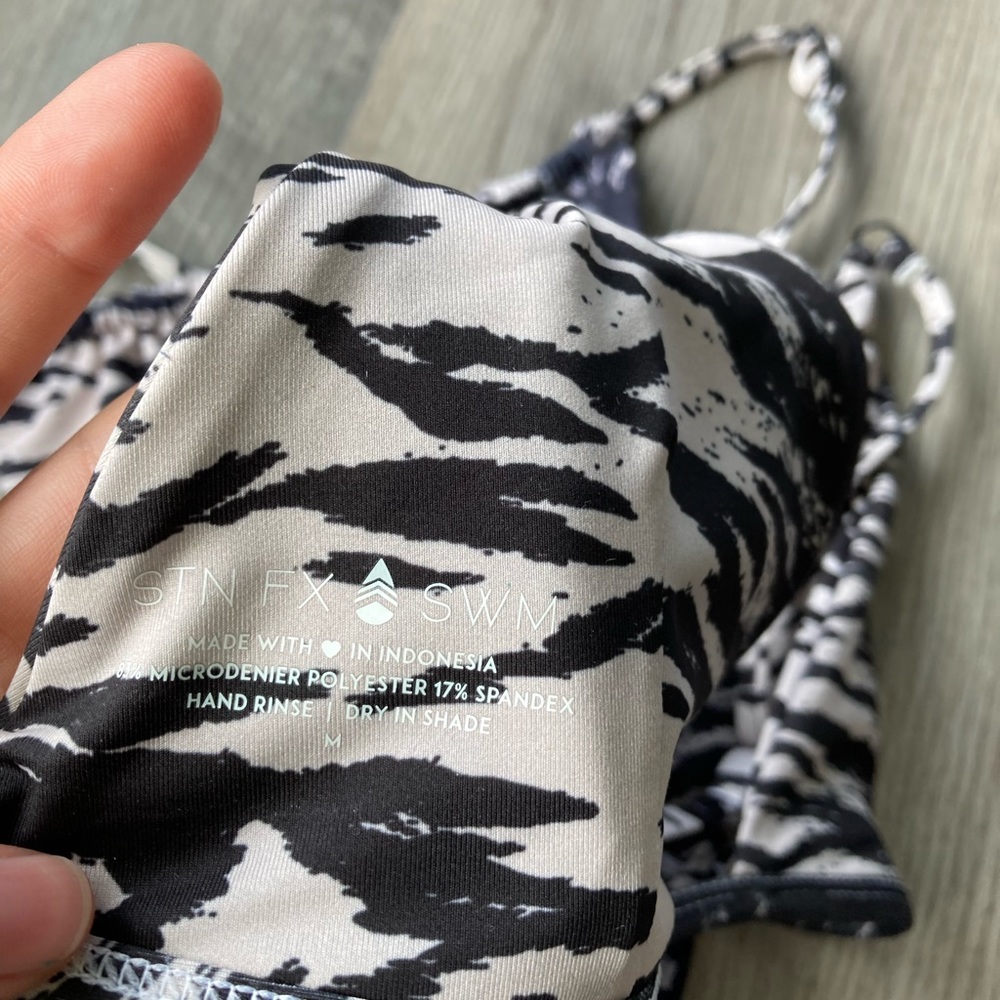 Stone fox bikini - Picture 5 of 9